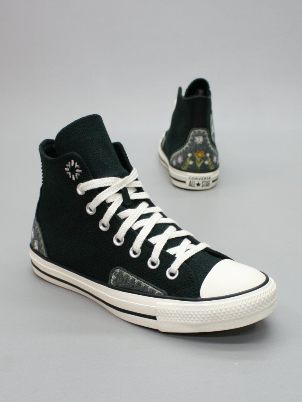 Converse Ladies 9 Chuck Taylor All Star Autumn Embroidery Floral Shoes Sneakers